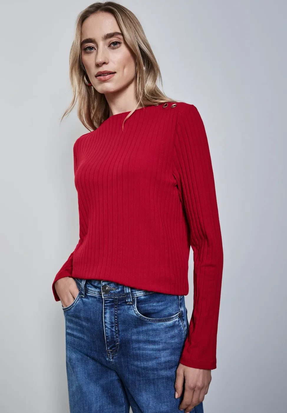 Langarmshirt mit Knopfdetail