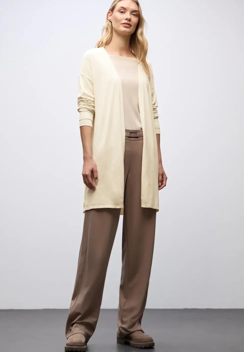 Langer Feinstrickcardigan
