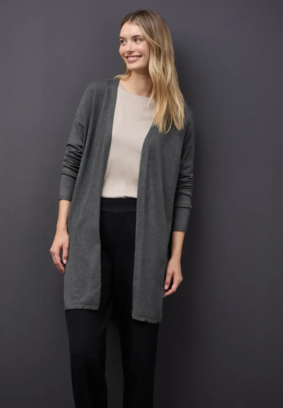 Langer Feinstrickcardigan