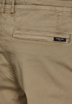 Leichte Baumwoll-Chino