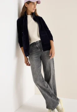 Leichte Cordjacke