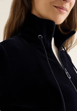 Leichte Cordjacke