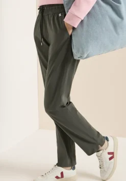 Leichte Hose im Casual Fit mit Stretch