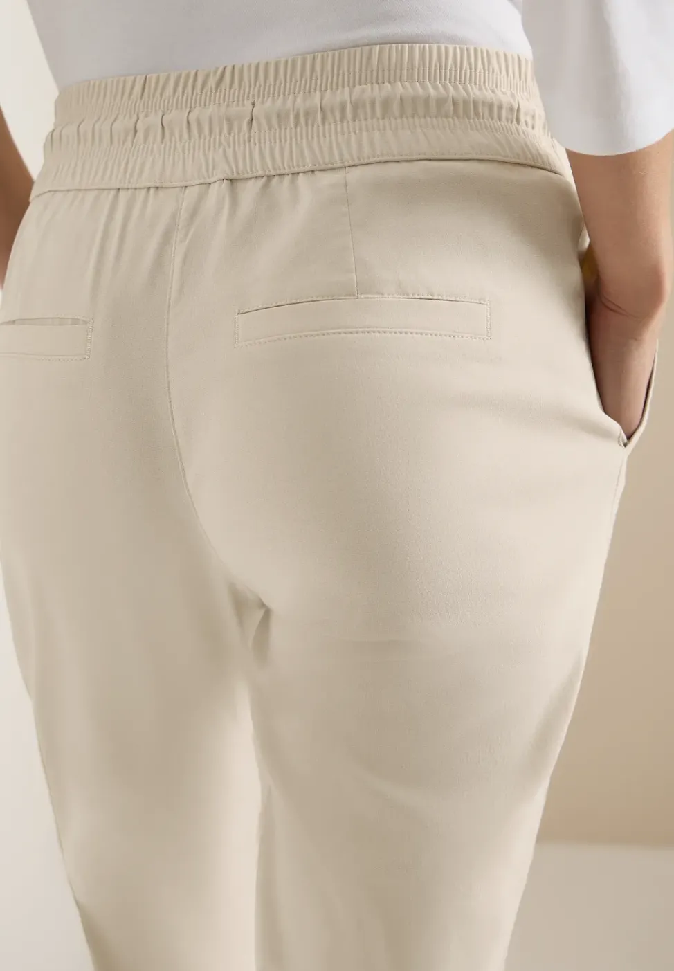 Leichte Hose im Casual Fit mit Stretch