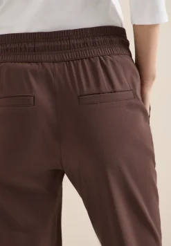 Leichte Hose im Casual Fit mit Stretch