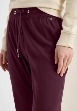 Leichte Hose im Casual Fit mit Stretch