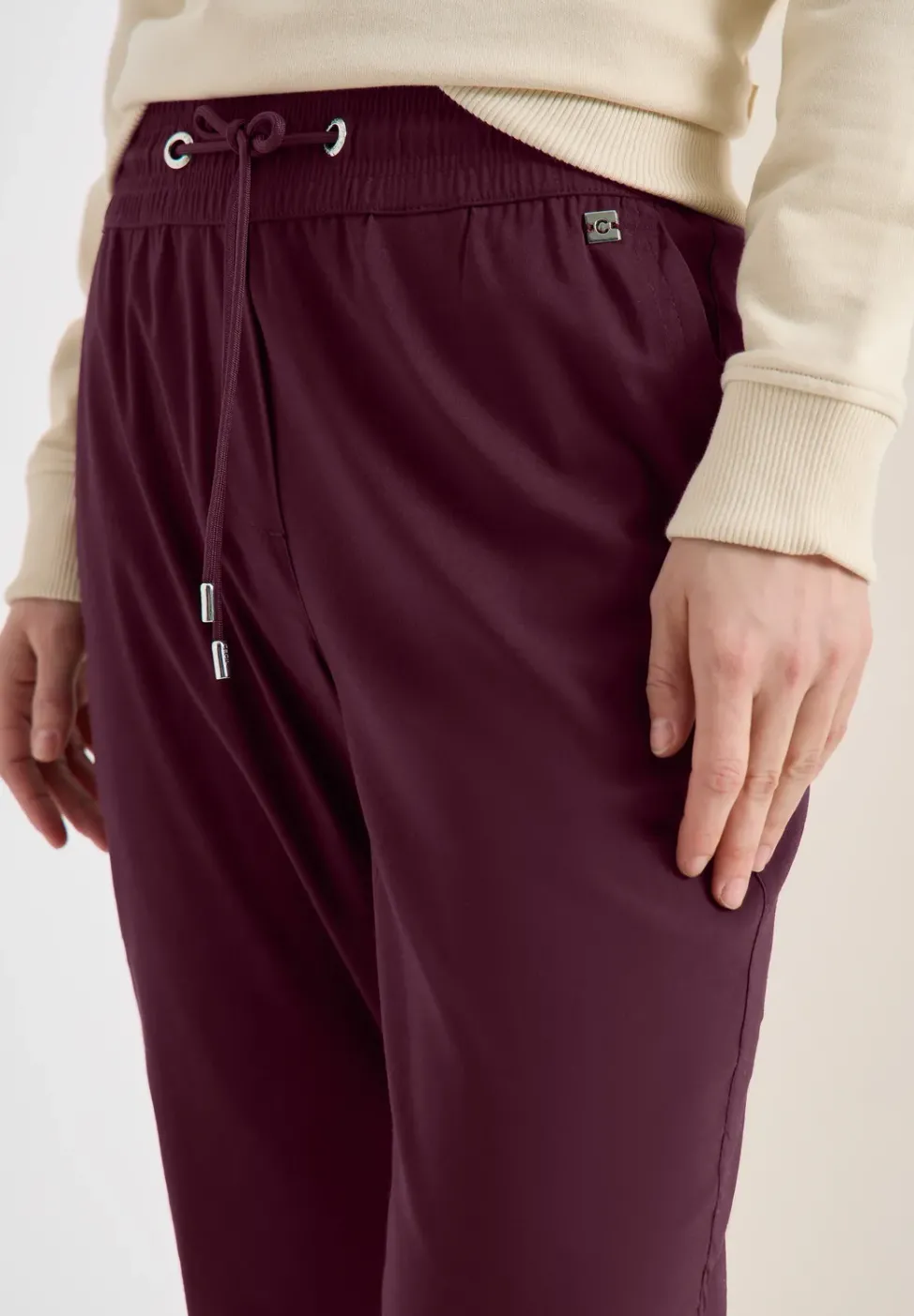 Leichte Hose im Casual Fit mit Stretch