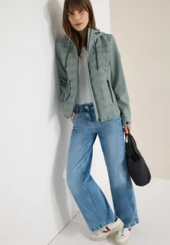 Leichte Jacke