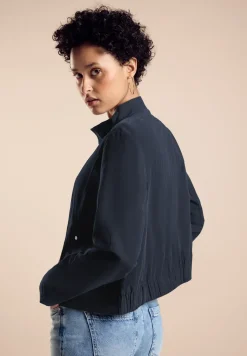 Leichte Jacke