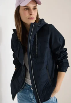 Leichte Jacke