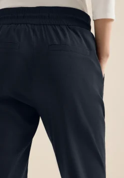 Leichte Hose im Casual Fit mit Stretch