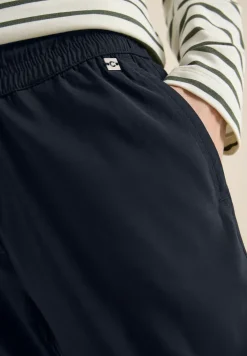 Leichte Hose im Casual Fit mit Stretch