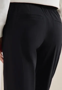 Leichte Hose im Casual Fit mit Stretch