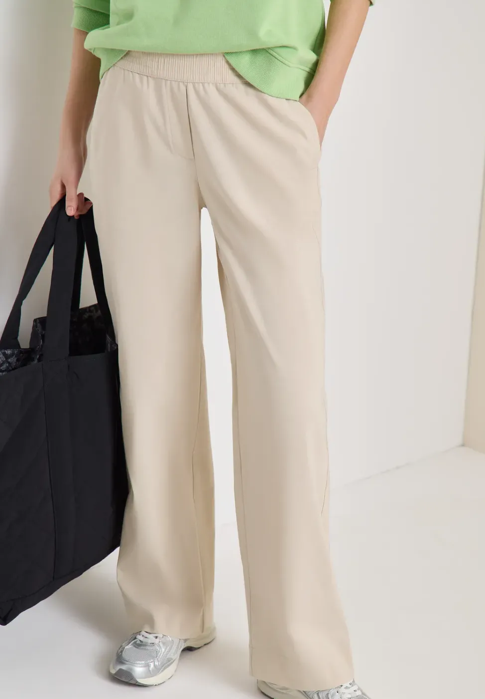 Leichte Hose im Loose Fit mit Stretch