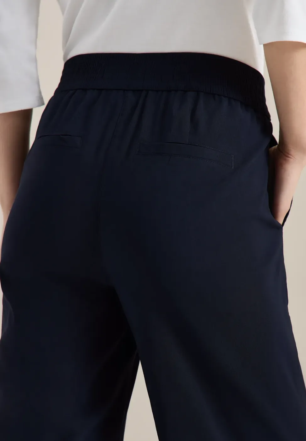 Leichte Hose im Loose Fit mit Stretch
