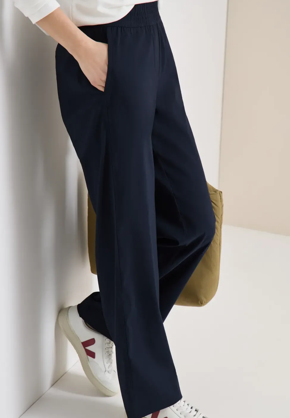Leichte Hose im Loose Fit mit Stretch