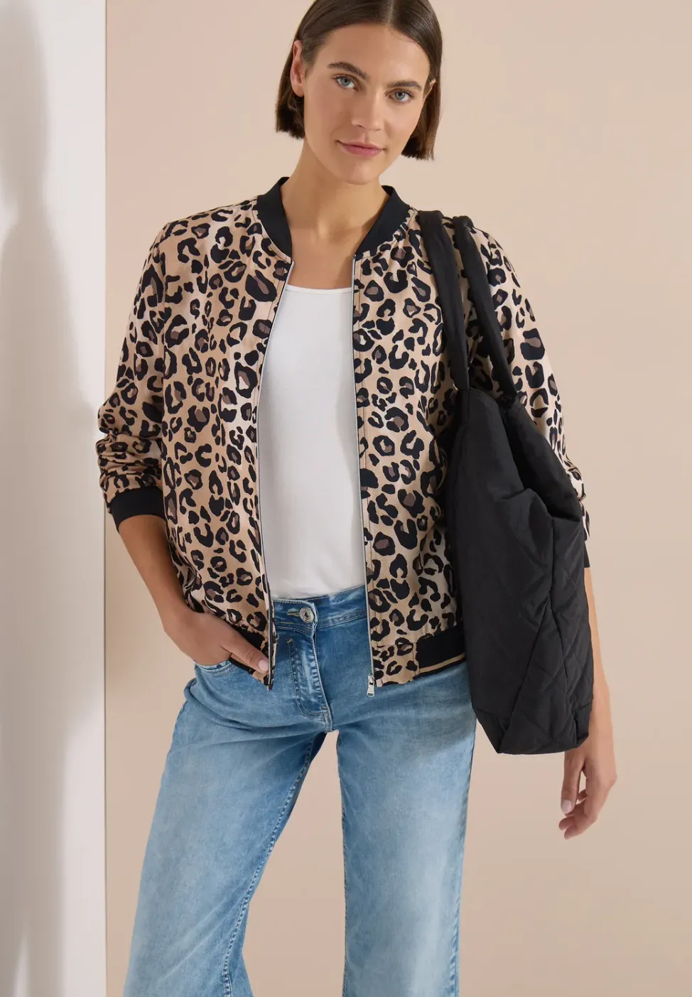 Leichter Blouson mit Zipper und Leo-Print
