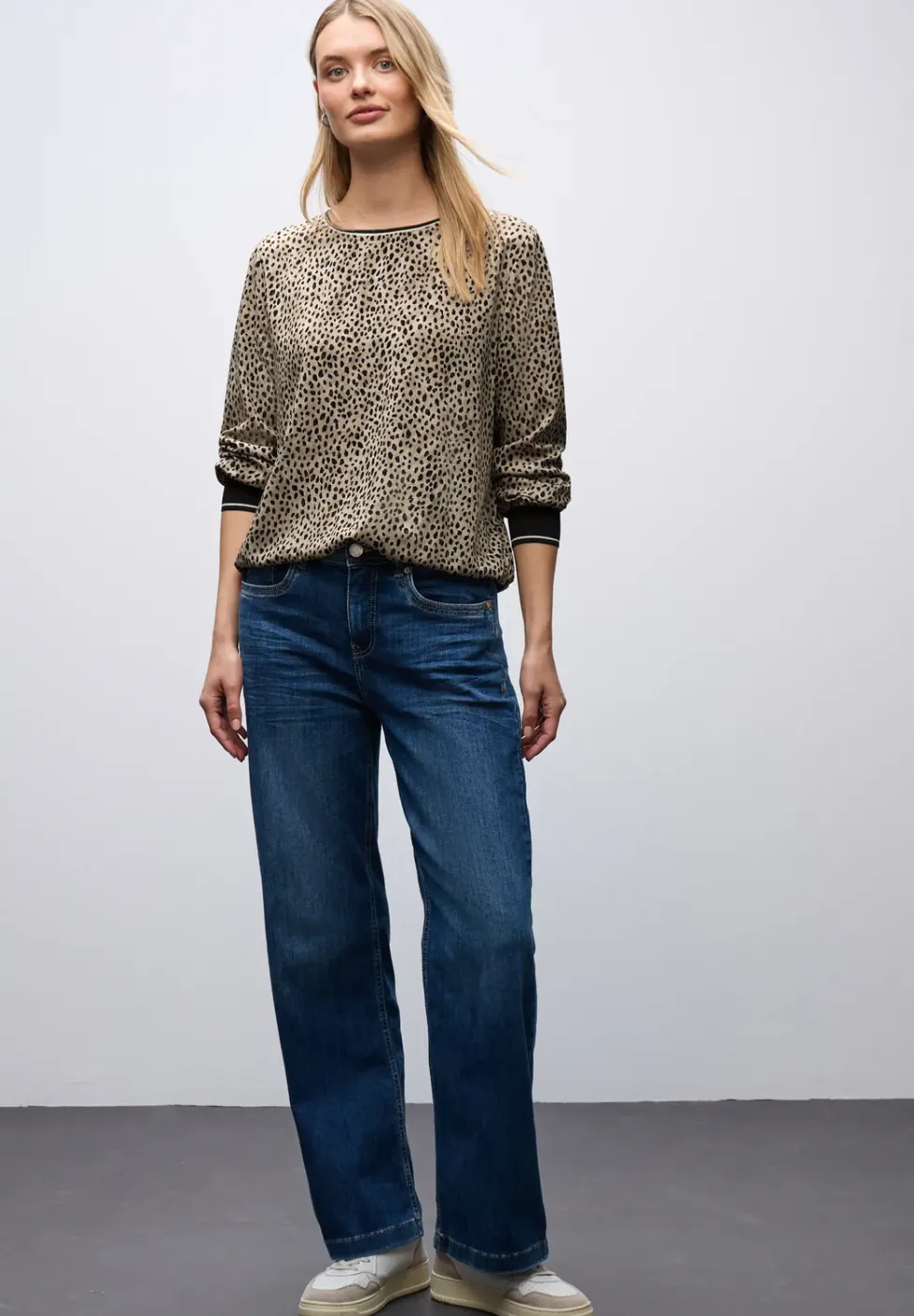 Leo Bluse mit Tapedetails