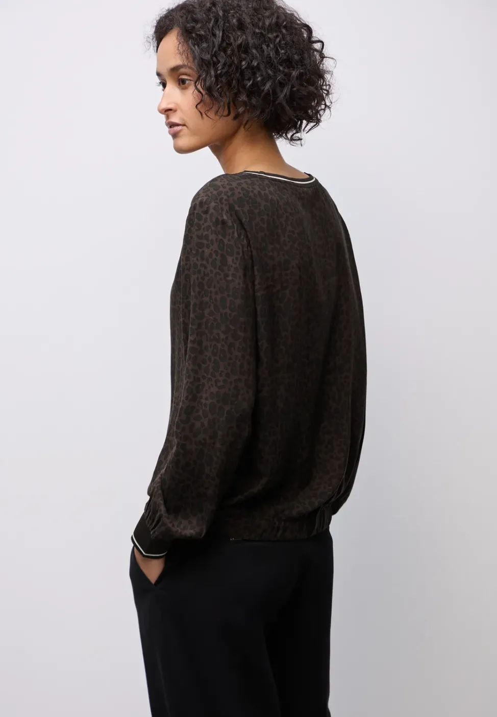 Leo Bluse mit Tapedetails