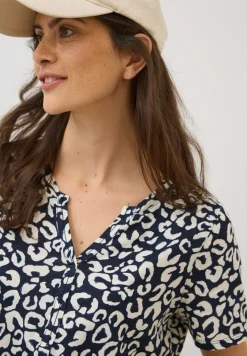 Leo-Shirt im Tunika-Look