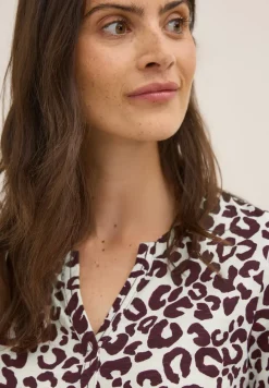 Leo-Shirt im Tunika-Look