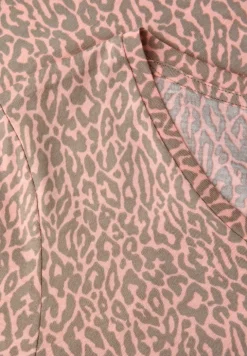 Leo T-Shirt