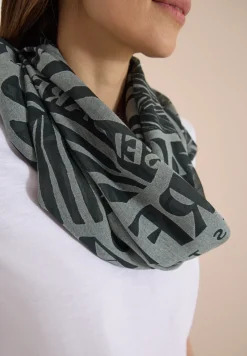 Loop-Schal im Ausbrenner-Look