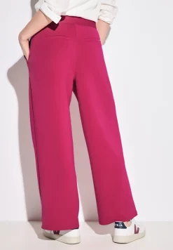 Loose Fit Hose
