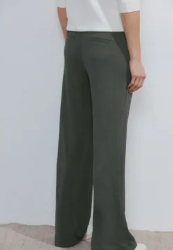 Loose Fit Hose
