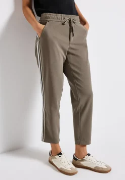 Loose Fit Hose mit Tape