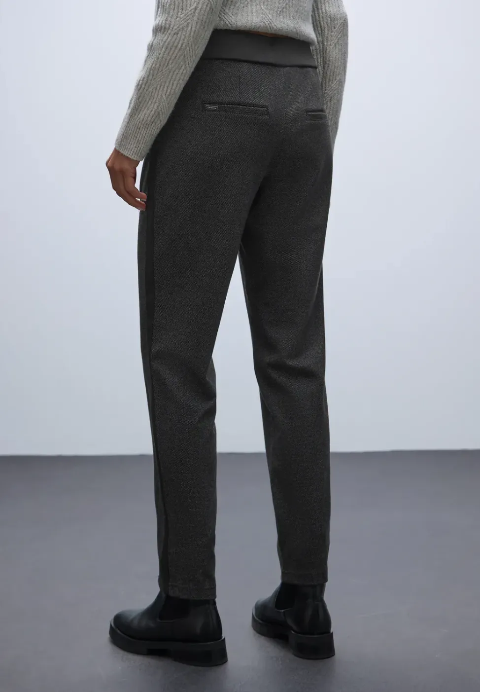 Loose Fit Hose mit Tape