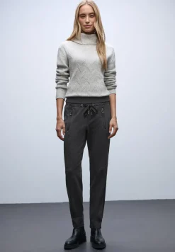 Loose Fit Hose mit Tape