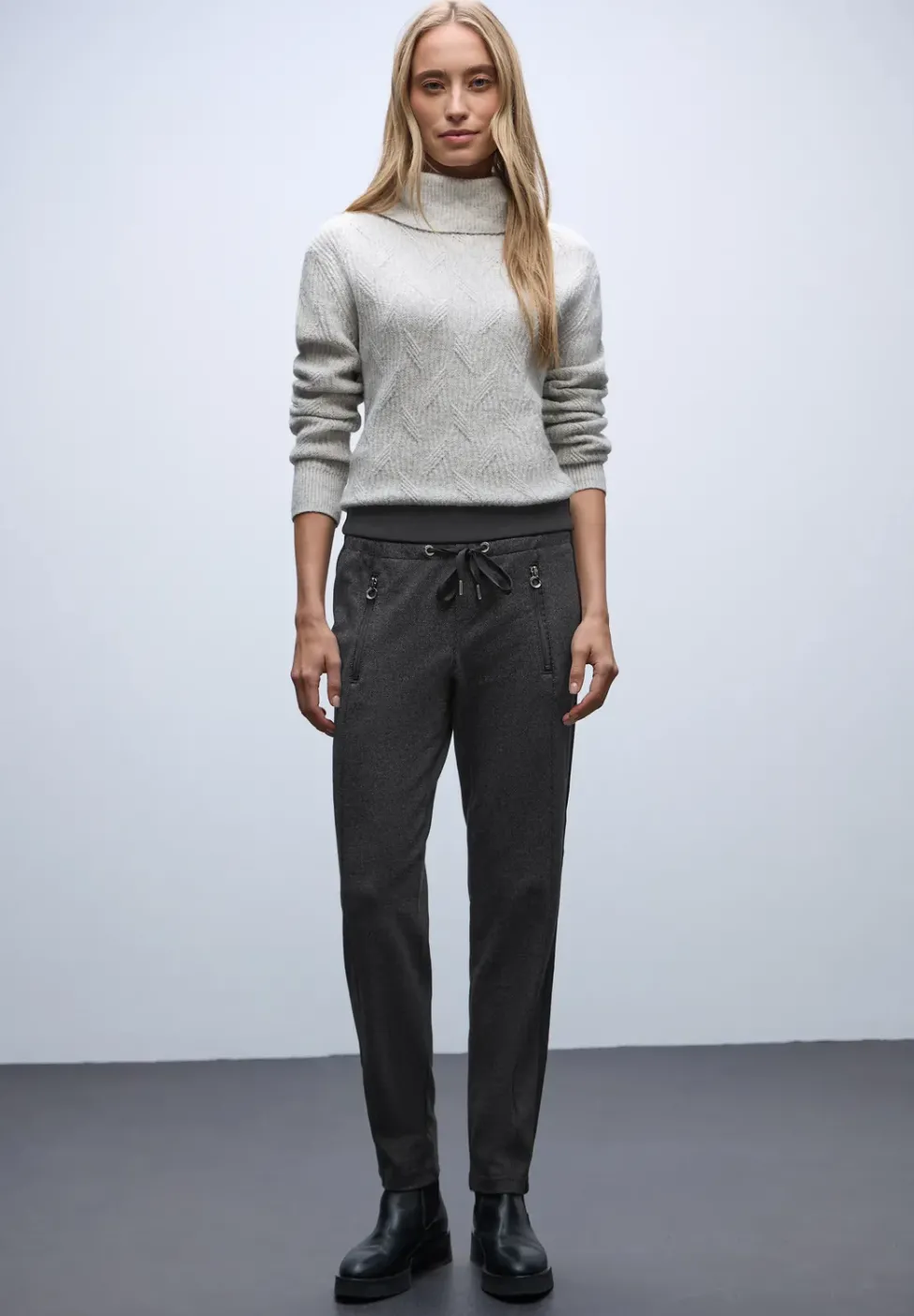 Loose Fit Hose mit Tape