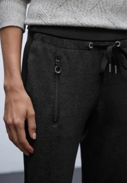 Loose Fit Hose mit Tape