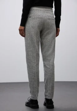 Loose Fit Hose