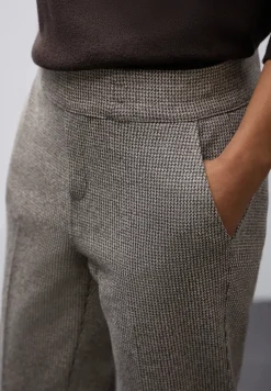 Loose Fit Hose