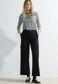 Loose Fit Hose