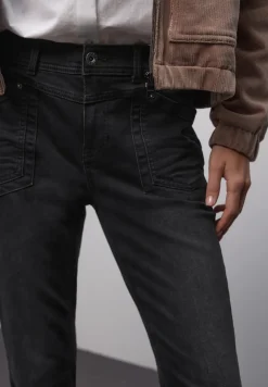 Loose Fit Jeans