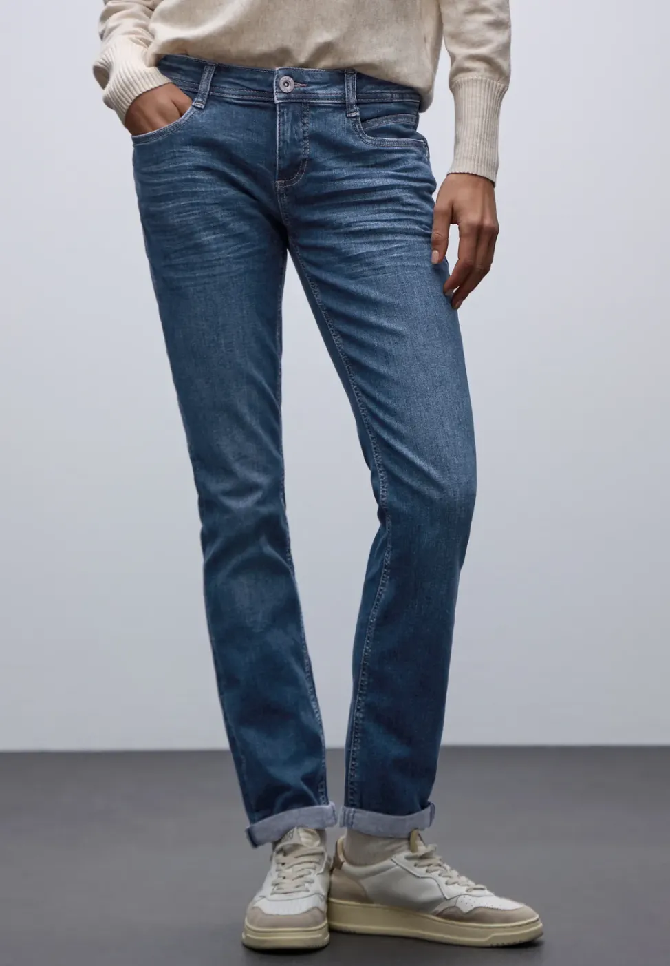 Low Waist Jeans