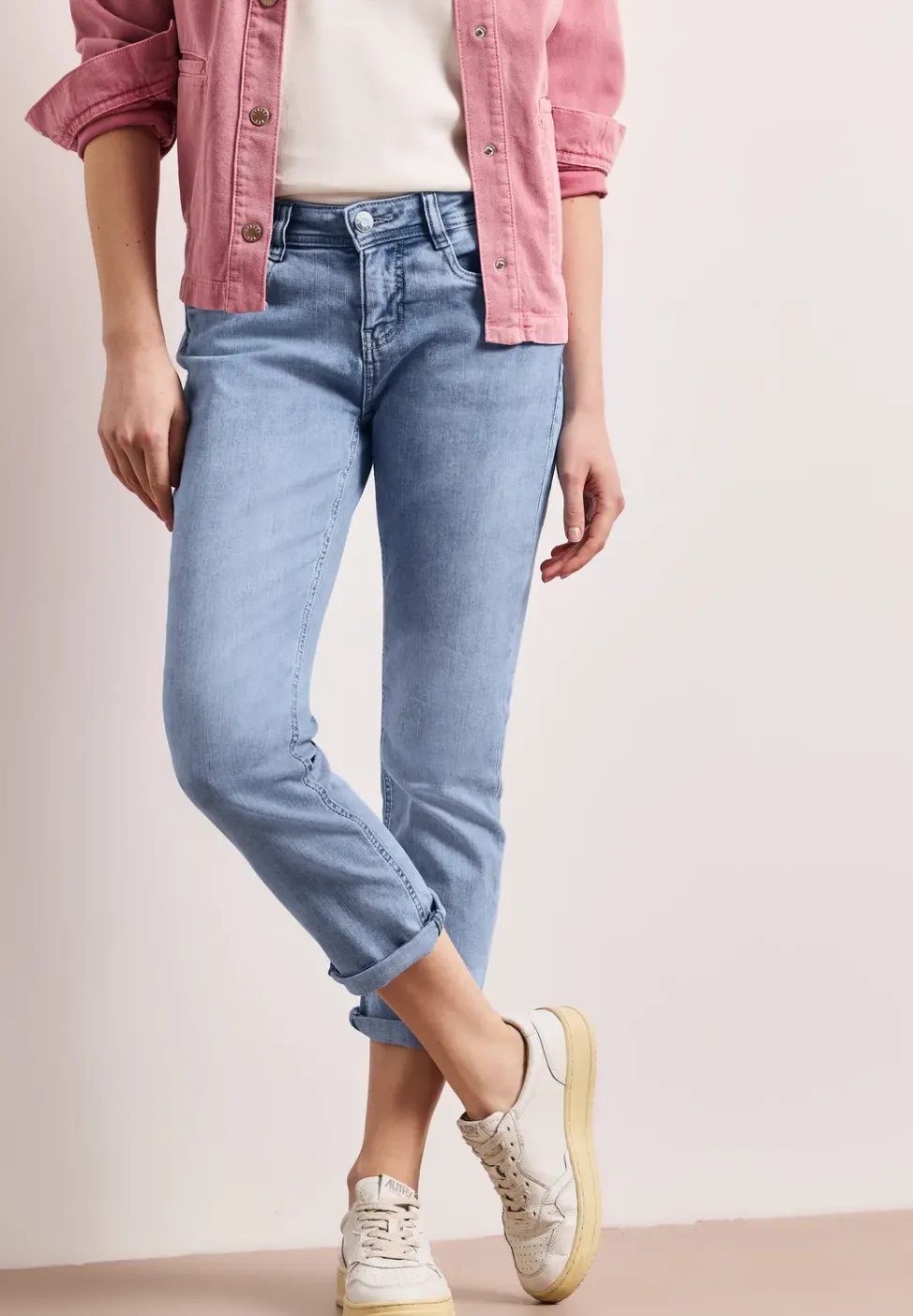 Low Waist Slim Leg Jeans im Casual Fit