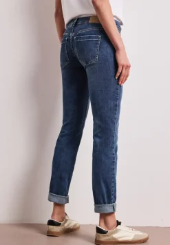 Low Waist Slim Leg Jeans im Casual Fit