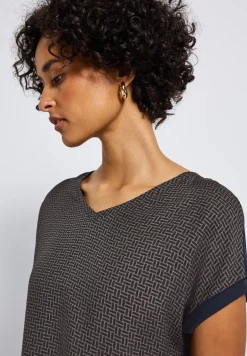 Materialmix V-Neck Shirt