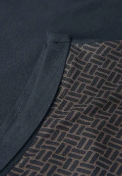 Materialmix V-Neck Shirt