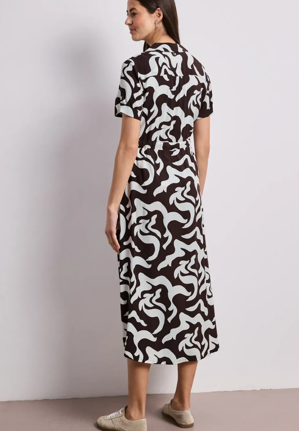 Maxi-Kleid mit Hemdkragen und Print