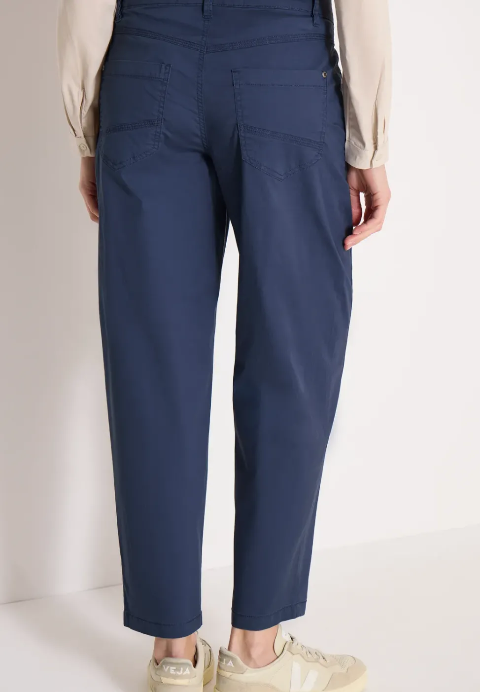 Mid Waist Barrel Leg Hose im Casual Fit