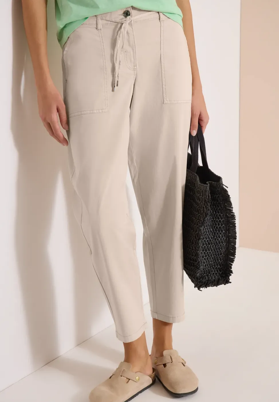 Mid Waist Barrel Leg Hose im Casual Fit