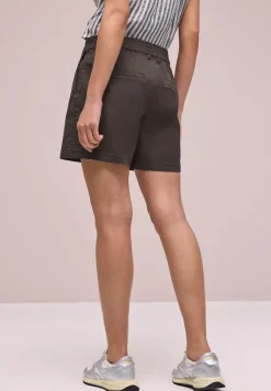 Mid Waist Chino Shorts im Casual Fit