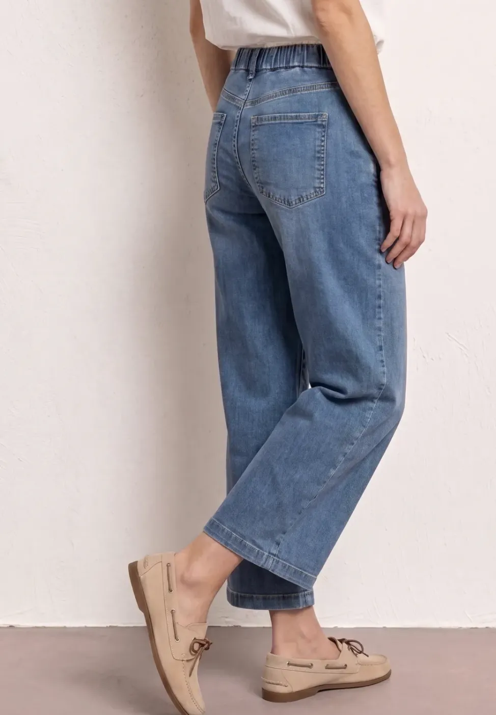 Mid Waist Jeansculotte mit Knopfdetails