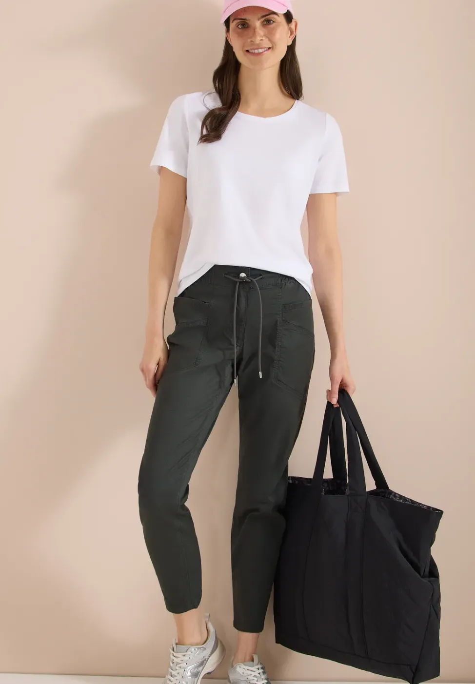 Mid Waist Slim Leg Hose im Washed-Look