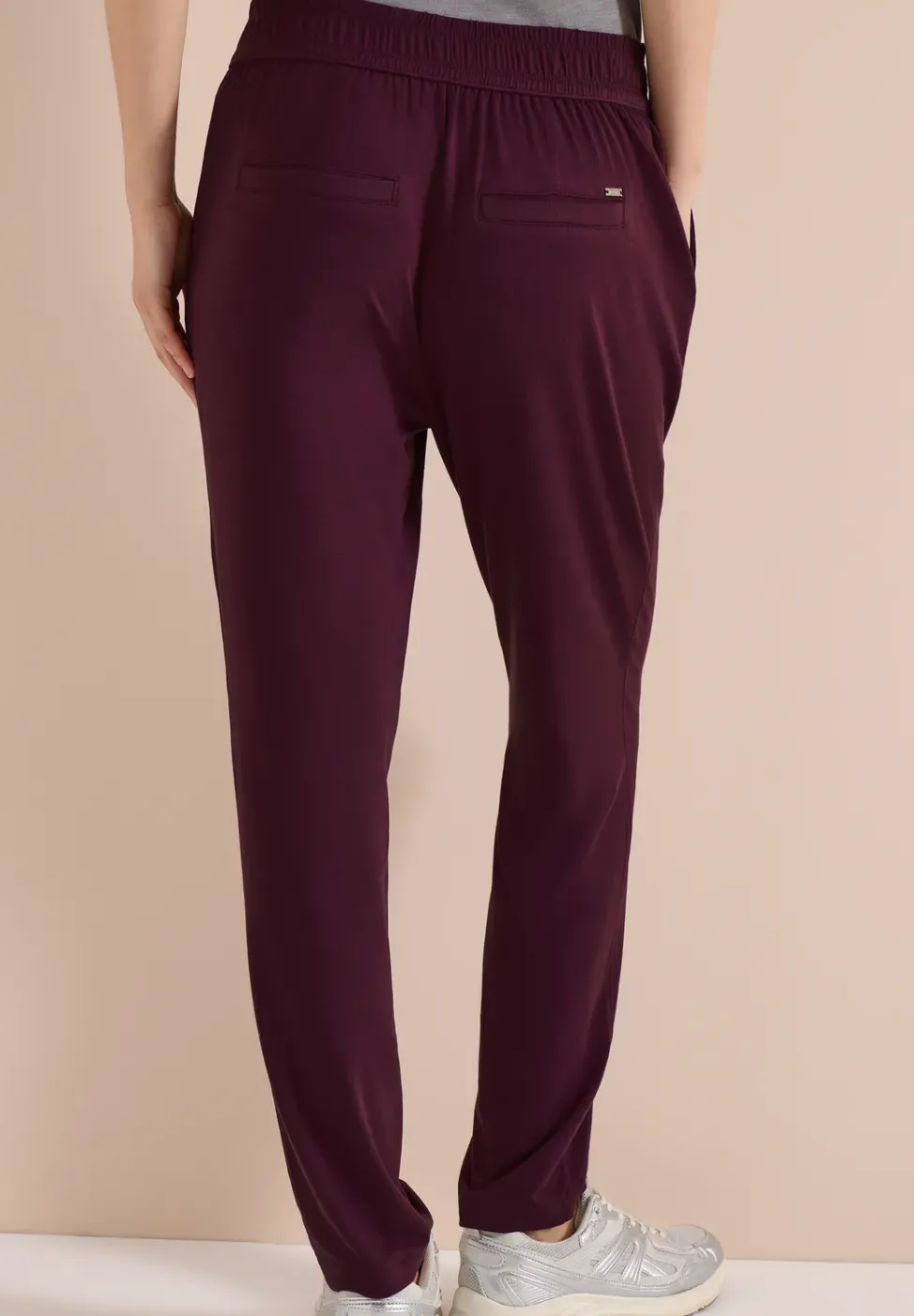 Mid Waist Slim Leg Hose im Casual Fit